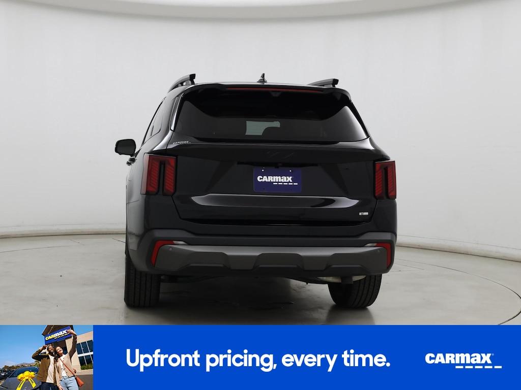 used 2025 Kia Sorento car, priced at $42,998