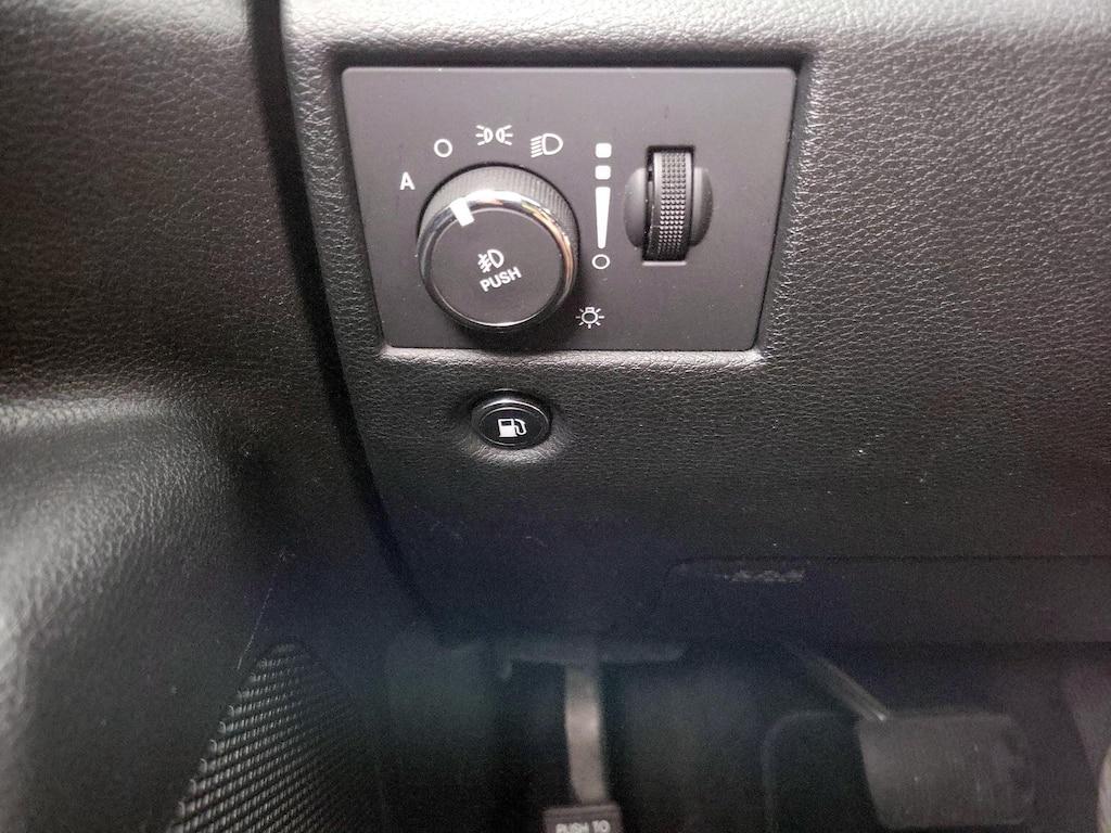used 2015 Jeep Grand Cherokee car, priced at $15,998