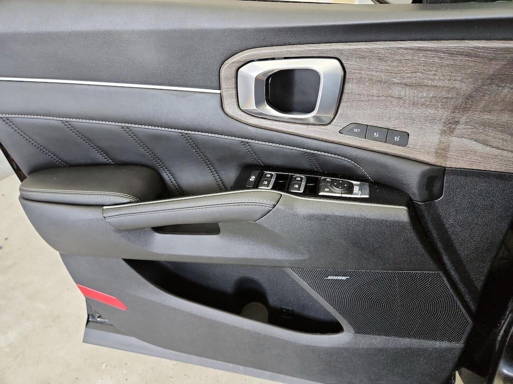 used 2022 Kia Sorento car, priced at $32,998