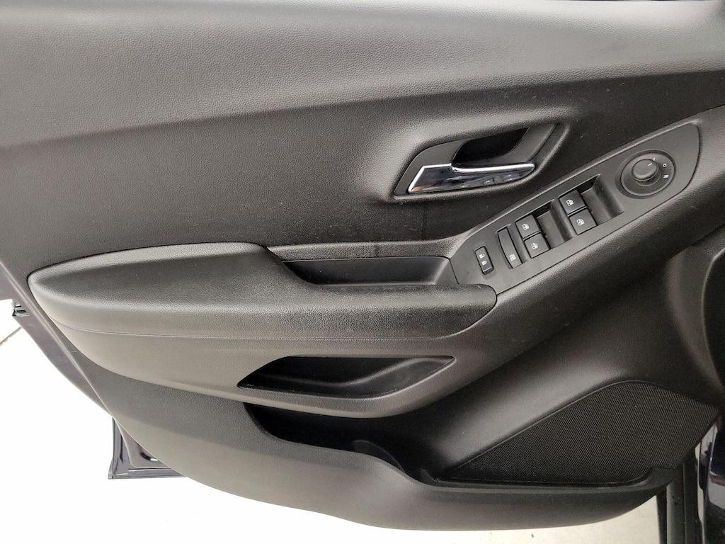 used 2022 Chevrolet Trax car, priced at $18,998
