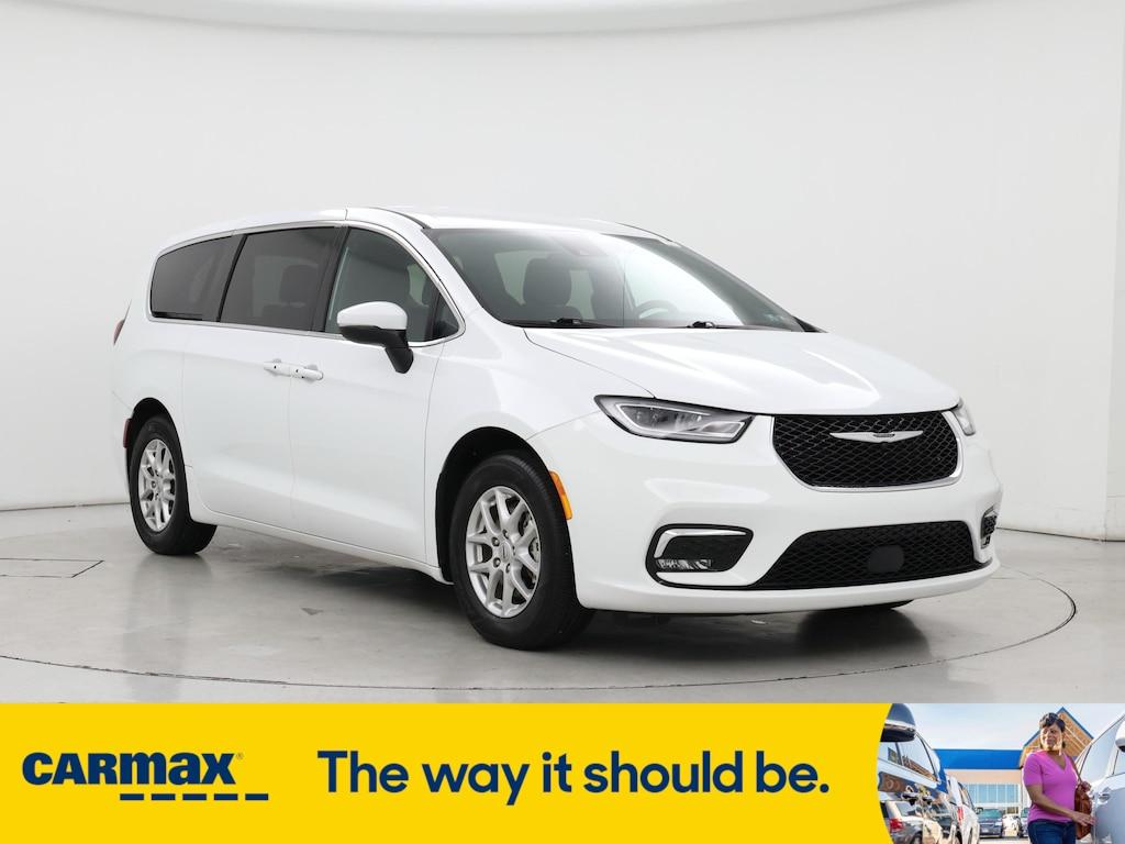 used 2023 Chrysler Pacifica car, priced at $34,998