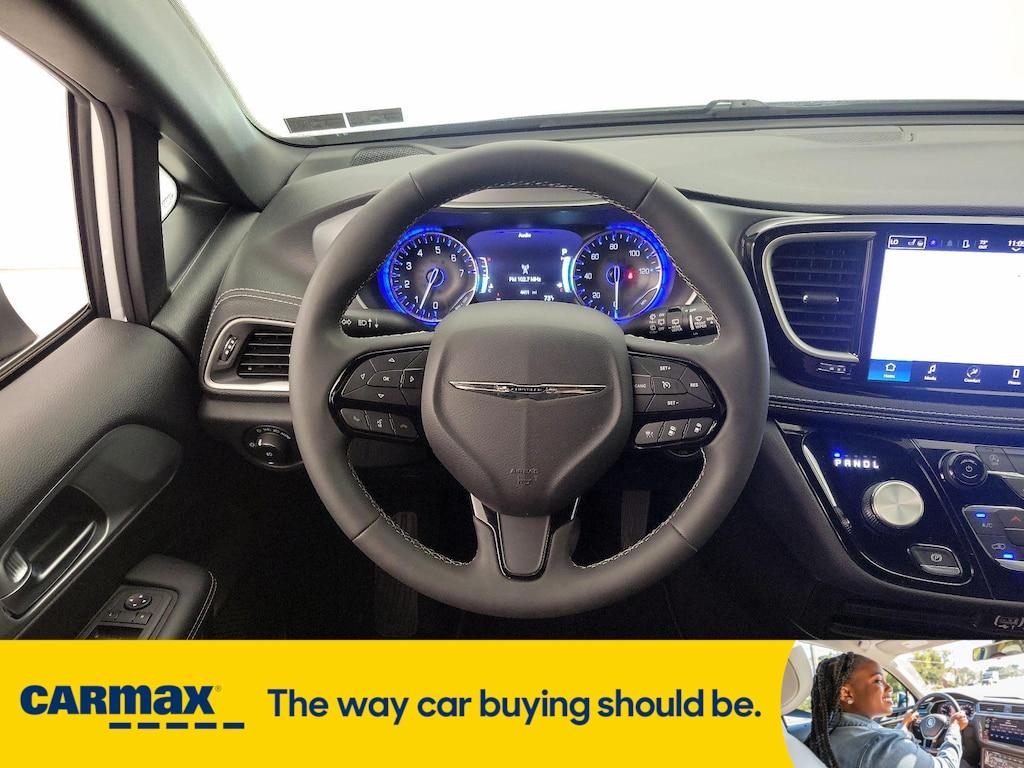 used 2023 Chrysler Pacifica car, priced at $34,998