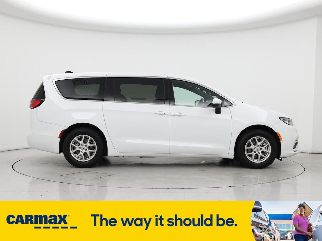 used 2023 Chrysler Pacifica car, priced at $34,998