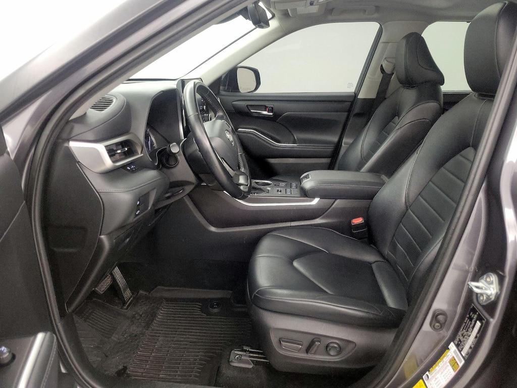 used 2022 Toyota Highlander car, priced at $35,998