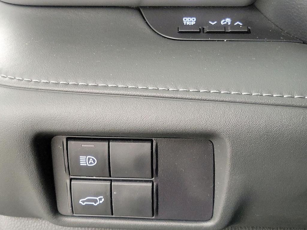 used 2022 Toyota Highlander car, priced at $35,998
