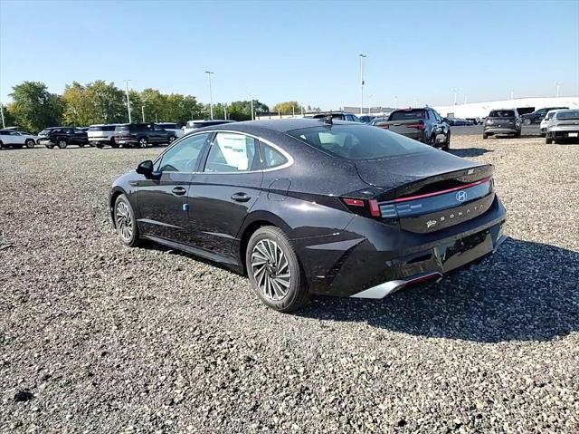 new 2025 Hyundai Sonata Hybrid car, priced at $32,172