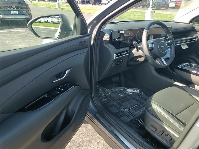 new 2025 Hyundai Tucson car, priced at $40,000