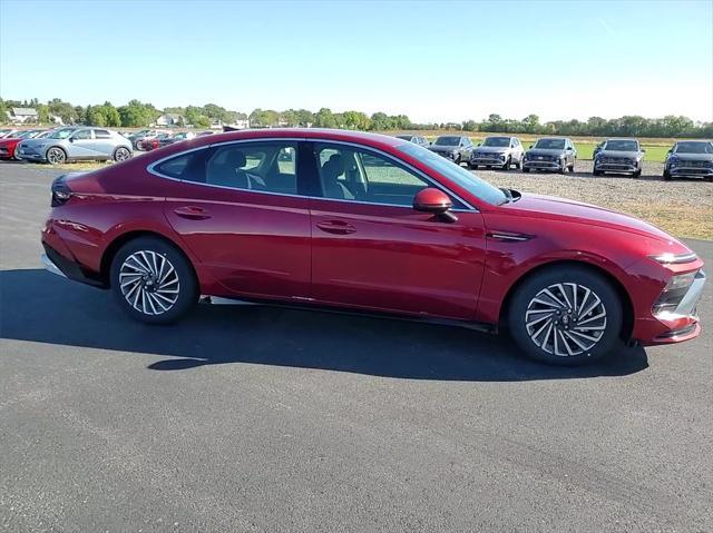 new 2025 Hyundai Sonata Hybrid car, priced at $33,255