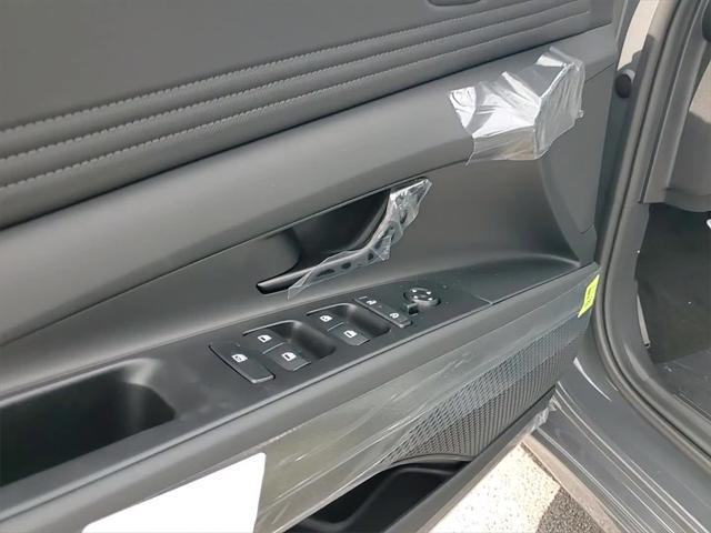 new 2025 Hyundai Elantra car, priced at $26,352