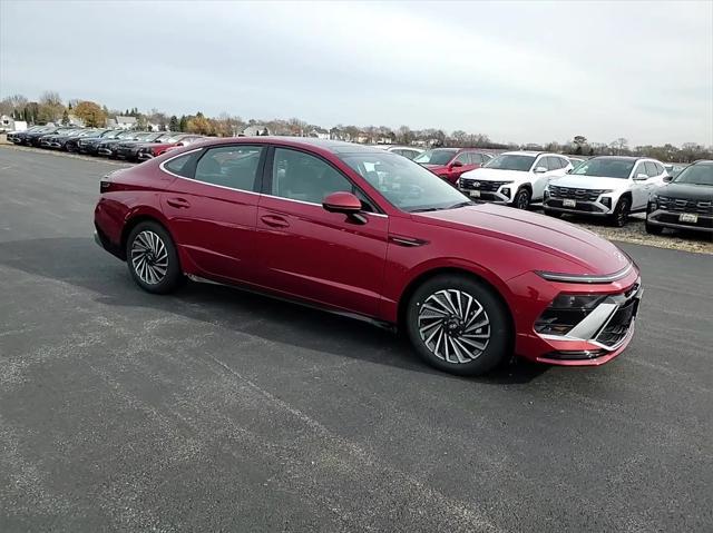 new 2025 Hyundai Sonata Hybrid car, priced at $39,570