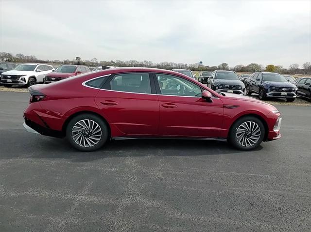 new 2025 Hyundai Sonata Hybrid car, priced at $39,570