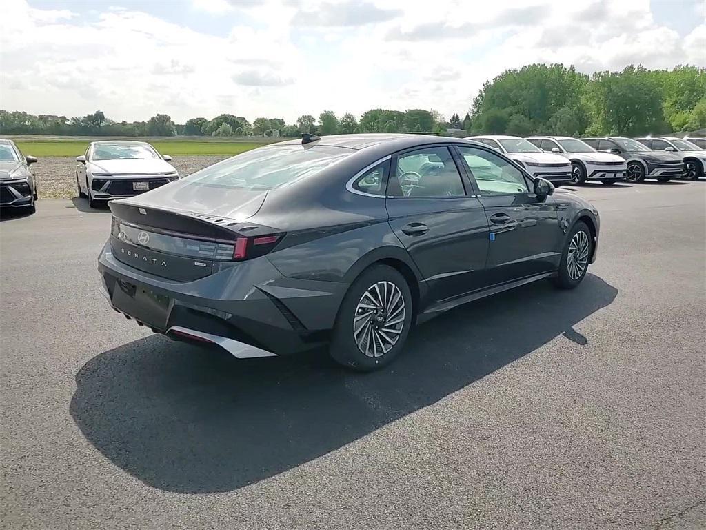 new 2025 Hyundai Sonata Hybrid car, priced at $36,751