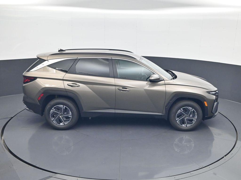 new 2025 Hyundai TUCSON Hybrid car, priced at $31,696
