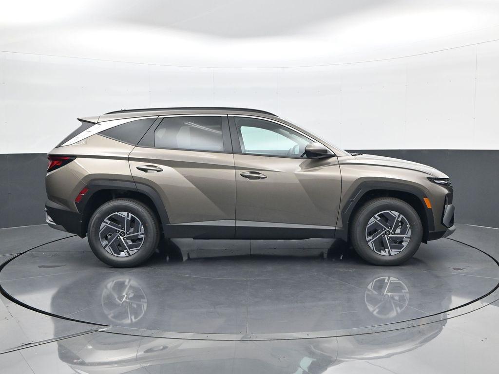new 2025 Hyundai TUCSON Hybrid car, priced at $31,696
