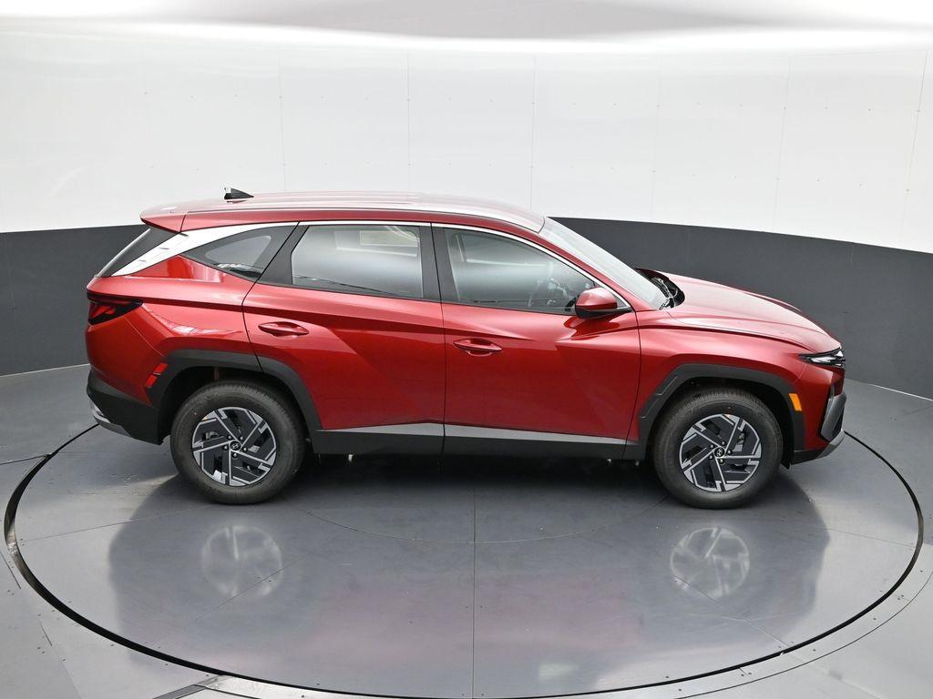 new 2026 Hyundai TUCSON Hybrid car, priced at $33,188