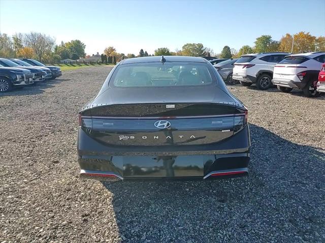 new 2025 Hyundai Sonata Hybrid car, priced at $32,705