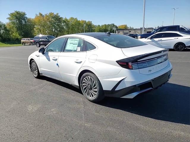 new 2025 Hyundai Sonata Hybrid car, priced at $39,630