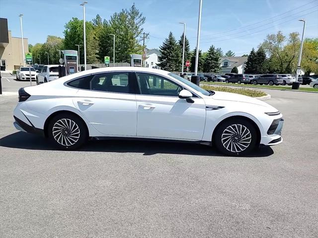 new 2025 Hyundai Sonata Hybrid car, priced at $31,876