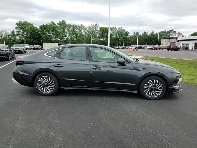new 2025 Hyundai Sonata Hybrid car, priced at $37,986