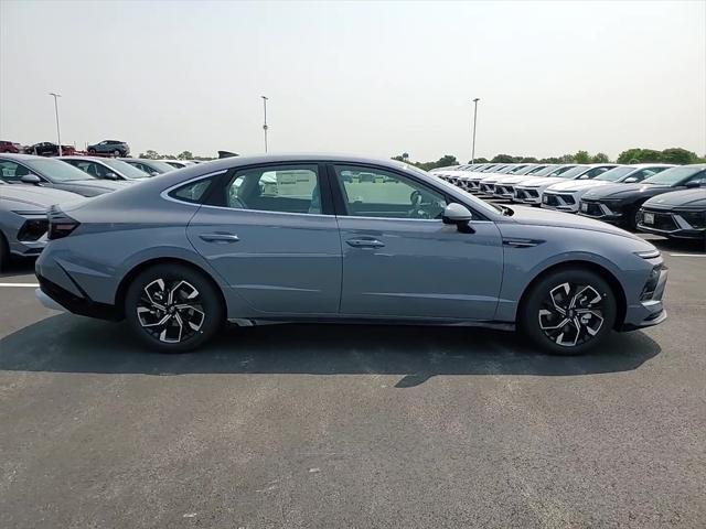 new 2025 Hyundai Sonata car, priced at $27,613