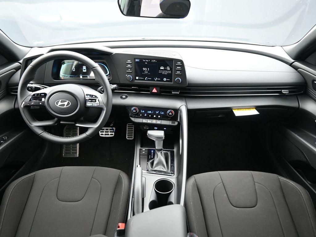 new 2025 Hyundai Elantra car, priced at $23,084