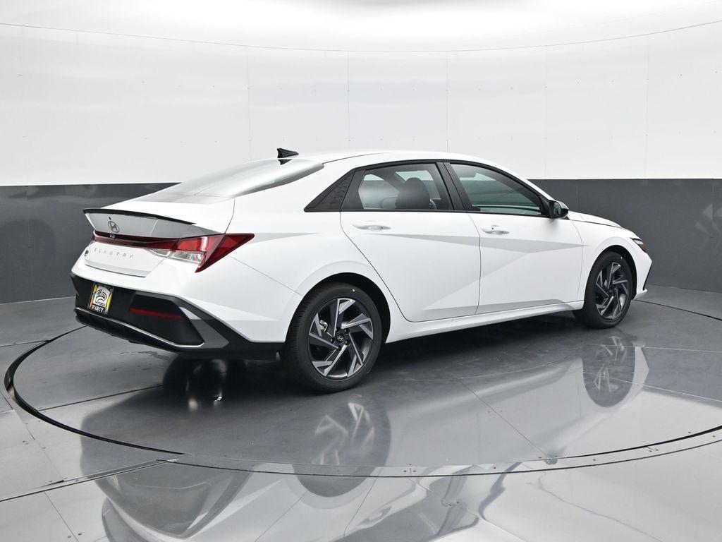 new 2025 Hyundai Elantra car, priced at $23,084