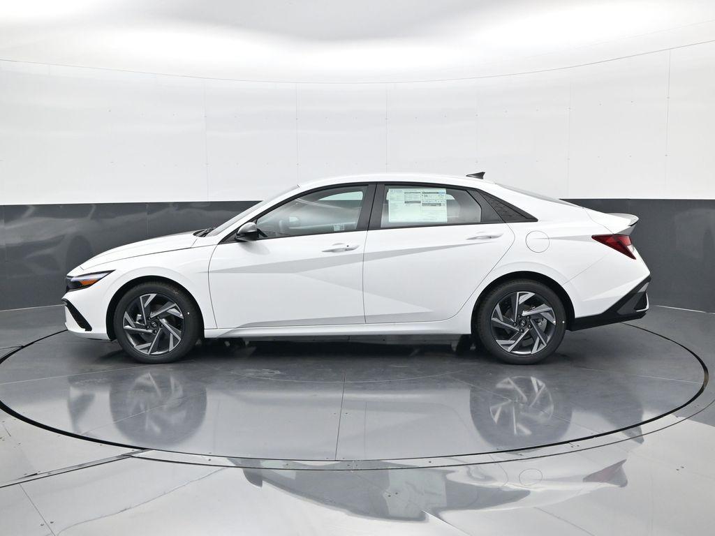 new 2025 Hyundai Elantra car, priced at $23,084