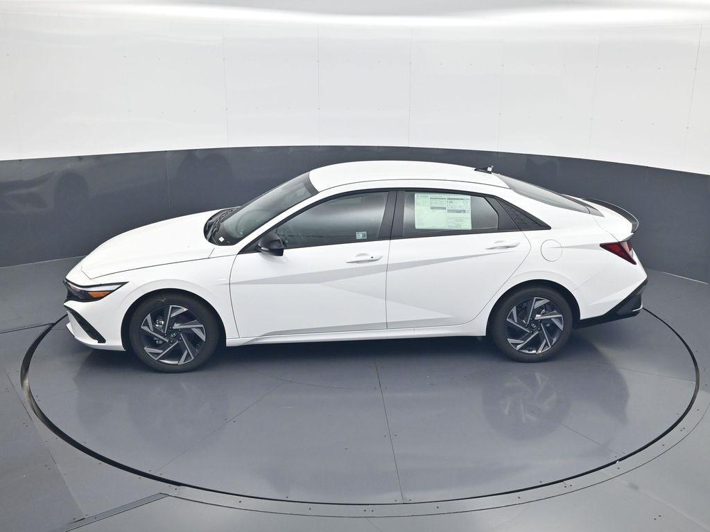 new 2025 Hyundai Elantra car, priced at $23,020