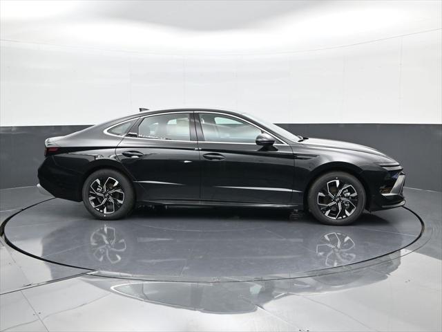 new 2025 Hyundai Sonata car, priced at $27,613