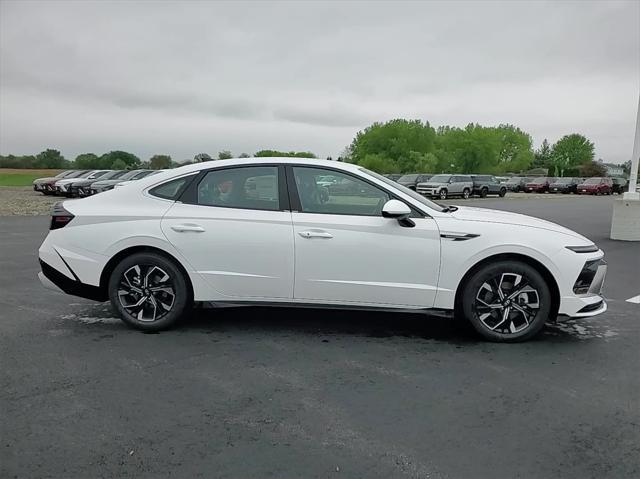 new 2024 Hyundai Sonata car, priced at $28,741