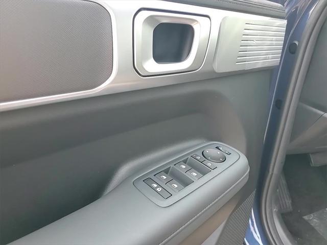 new 2025 Hyundai Santa Fe car, priced at $39,452