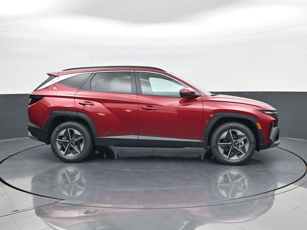new 2025 Hyundai TUCSON Hybrid car, priced at $34,704