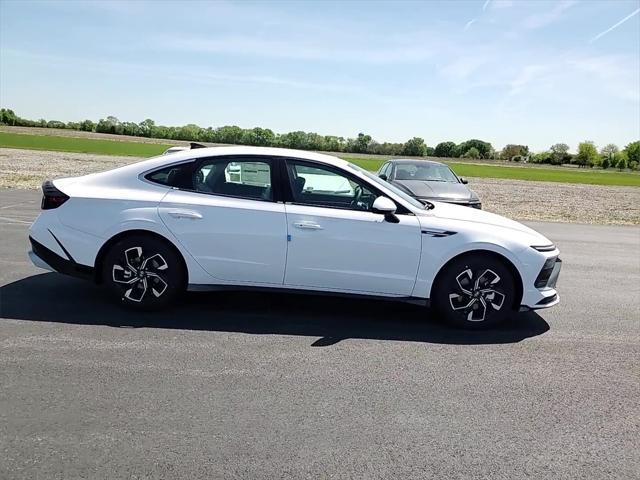 new 2025 Hyundai Sonata car, priced at $29,557
