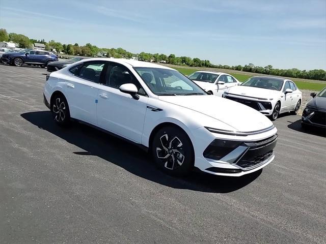 new 2025 Hyundai Sonata car, priced at $29,557