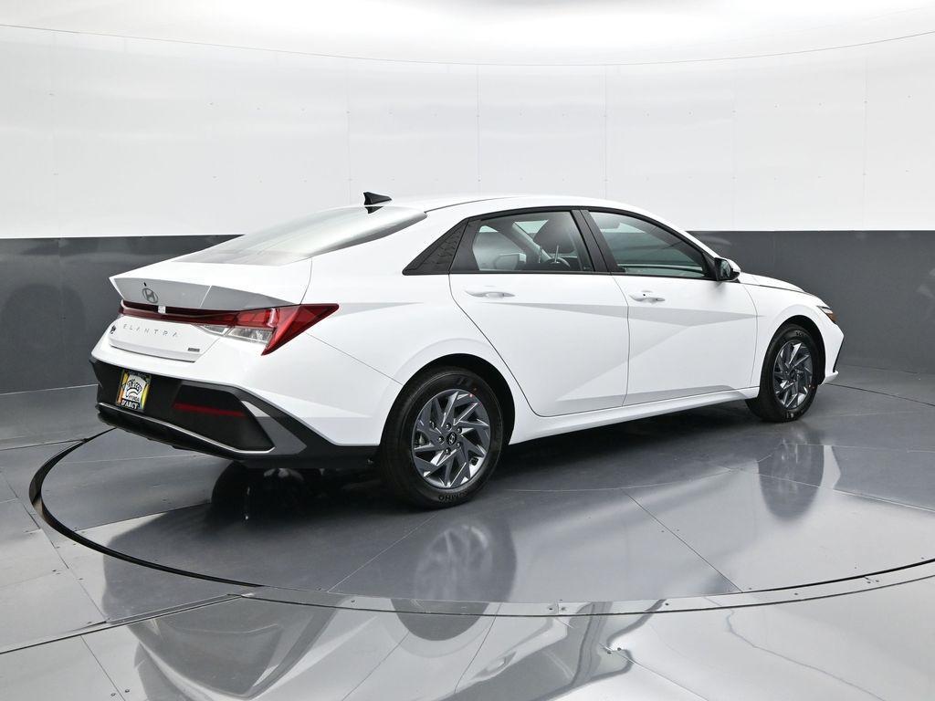 new 2025 Hyundai ELANTRA HEV car, priced at $25,022