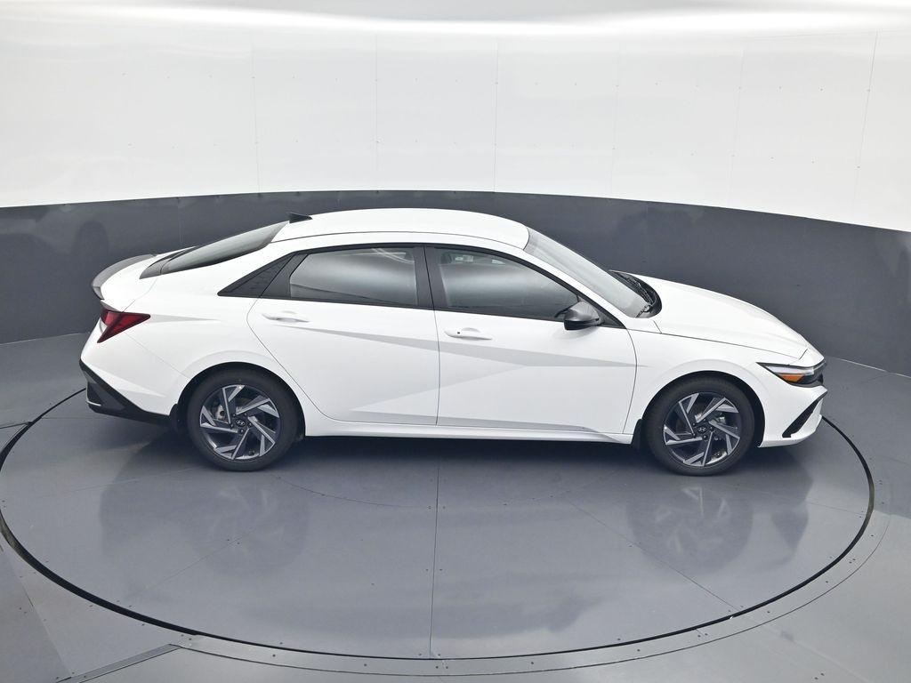 new 2025 Hyundai Elantra car, priced at $22,736