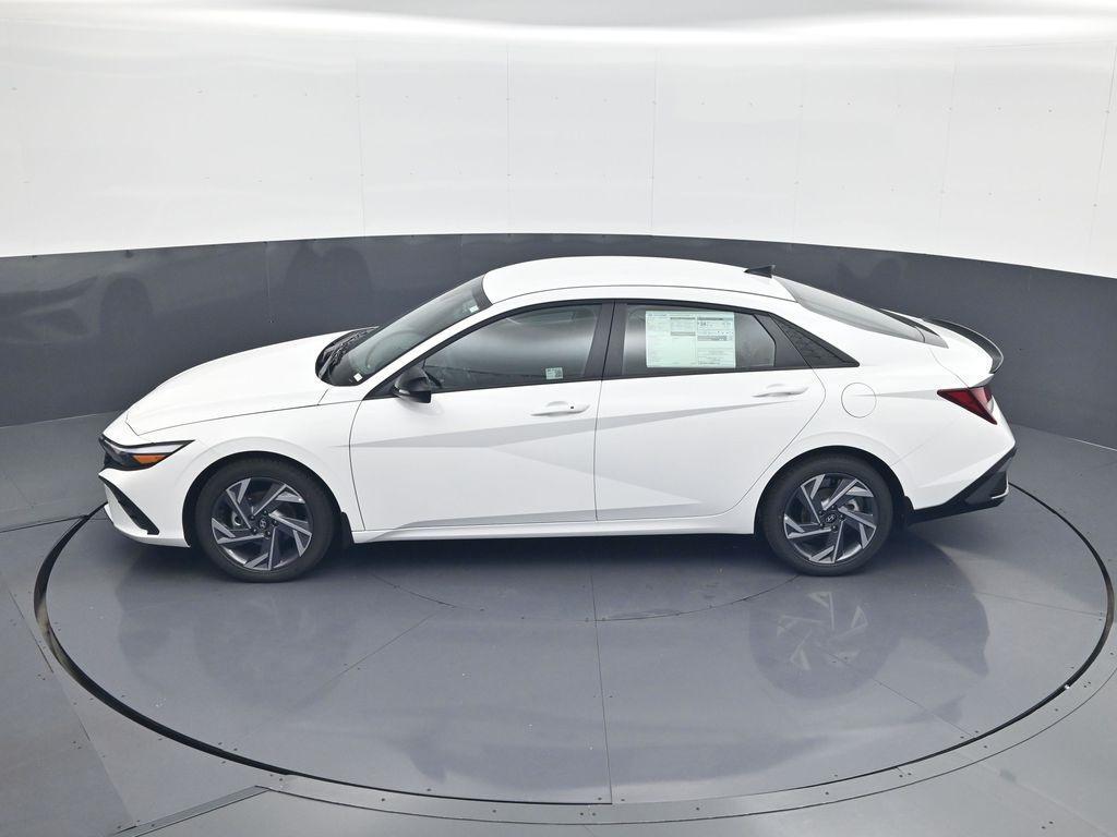 new 2025 Hyundai Elantra car, priced at $22,736