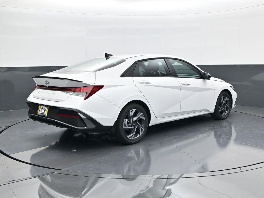 new 2025 Hyundai Elantra car, priced at $22,736