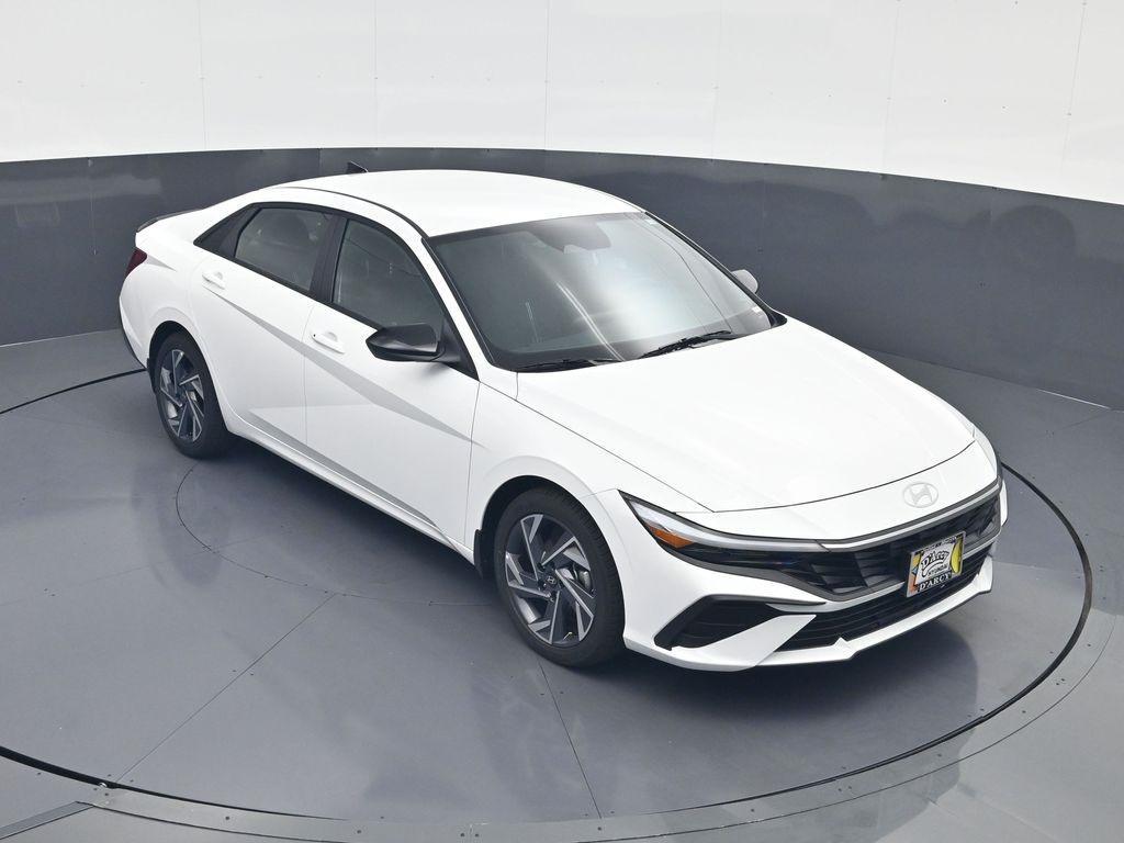 new 2025 Hyundai Elantra car, priced at $22,736