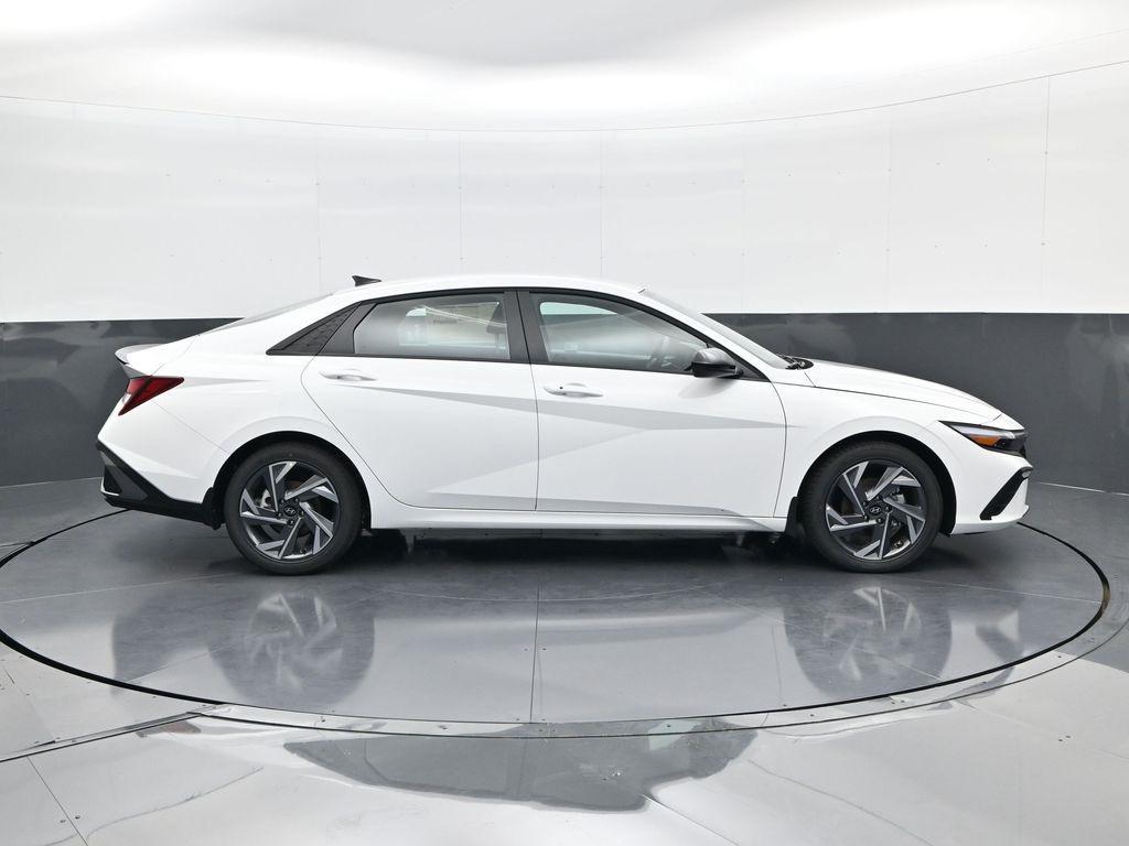 new 2025 Hyundai Elantra car, priced at $22,736