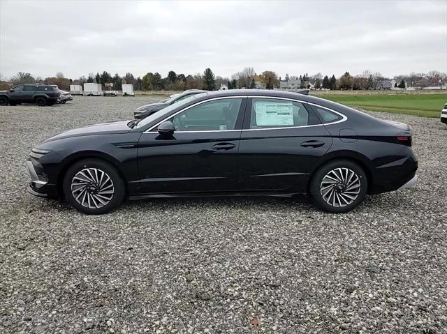 new 2025 Hyundai Sonata Hybrid car, priced at $38,477