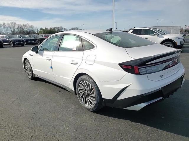 new 2025 Hyundai Sonata Hybrid car, priced at $32,655