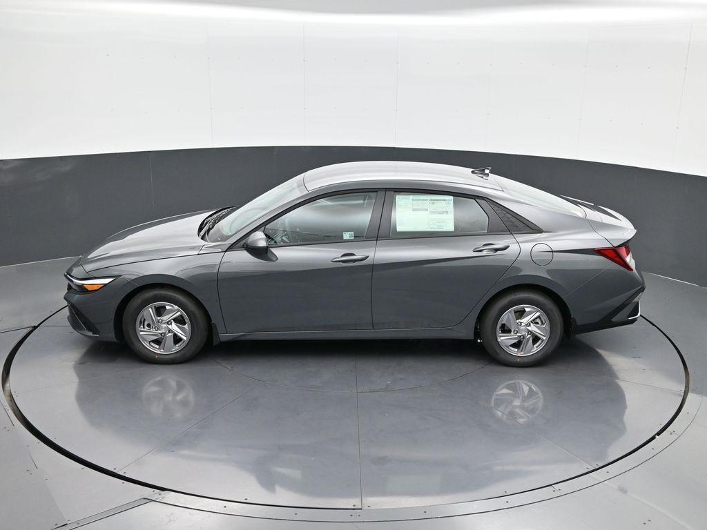 new 2025 Hyundai Elantra car, priced at $21,737