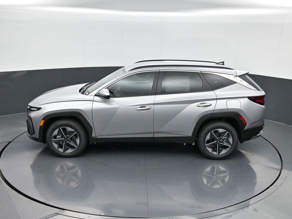 new 2026 Hyundai TUCSON Hybrid car, priced at $32,548