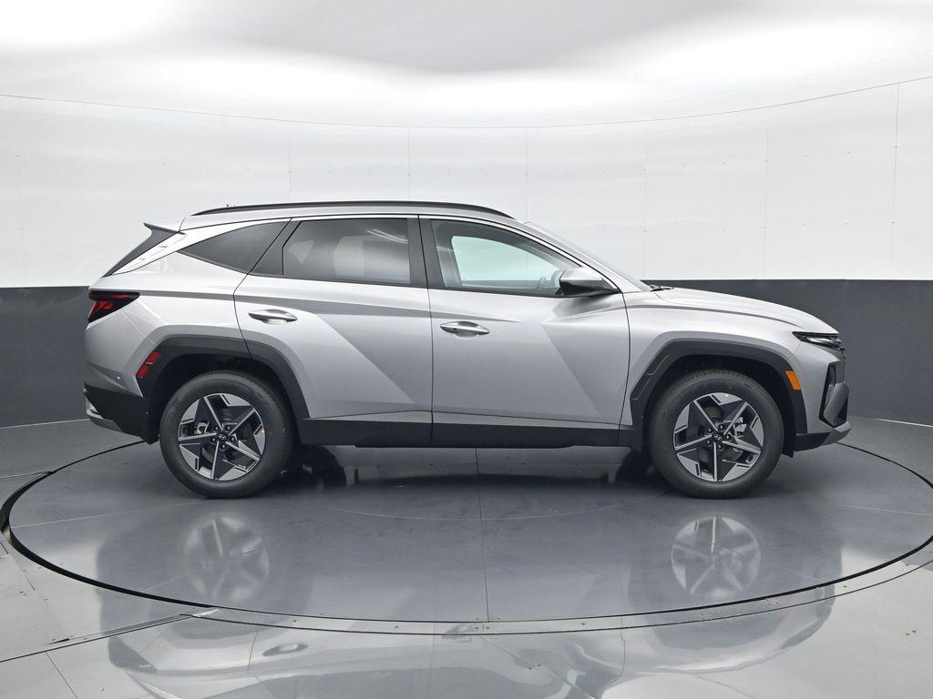 new 2026 Hyundai TUCSON Hybrid car, priced at $32,548