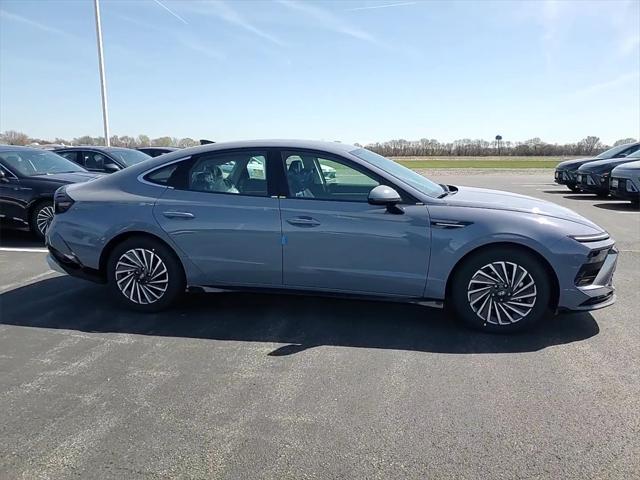 new 2025 Hyundai Sonata Hybrid car, priced at $31,780