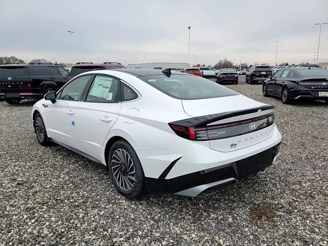 new 2025 Hyundai Sonata Hybrid car, priced at $39,082