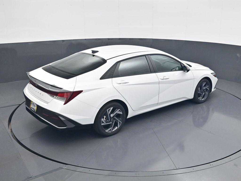 new 2025 Hyundai Elantra car, priced at $23,052