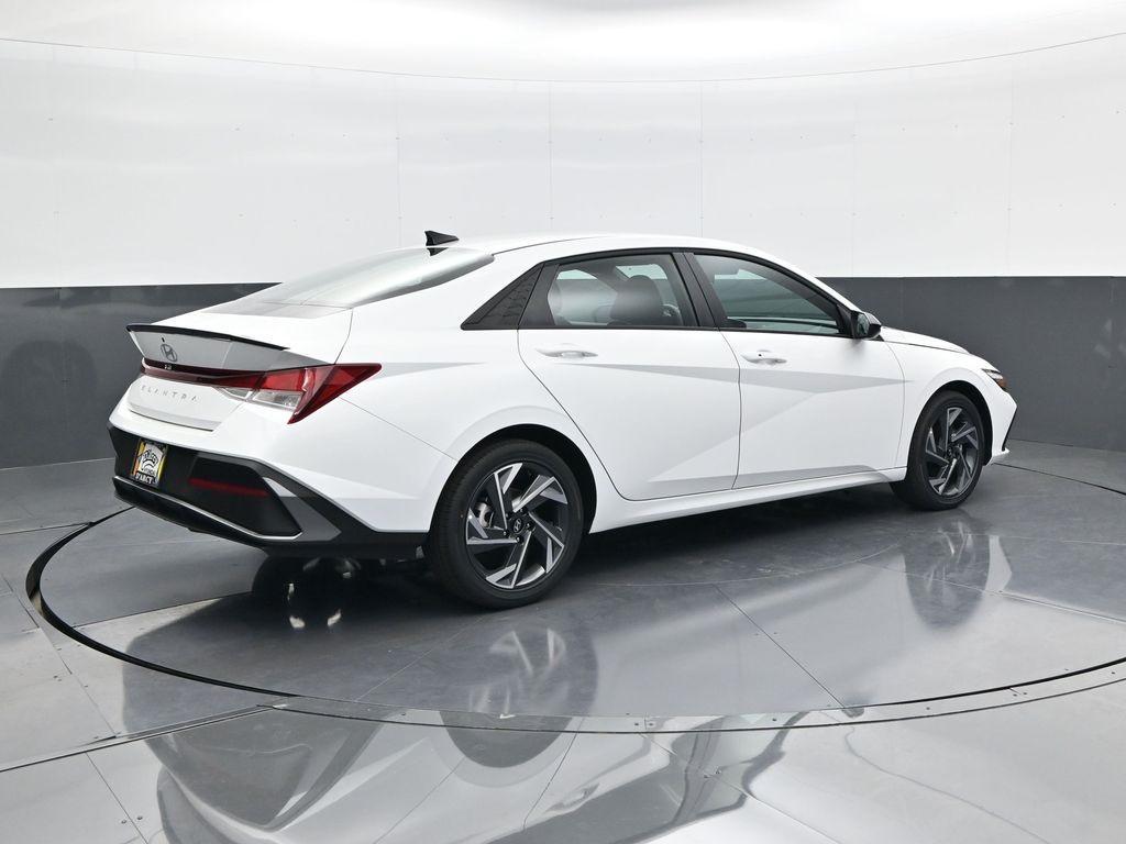new 2025 Hyundai Elantra car, priced at $23,052