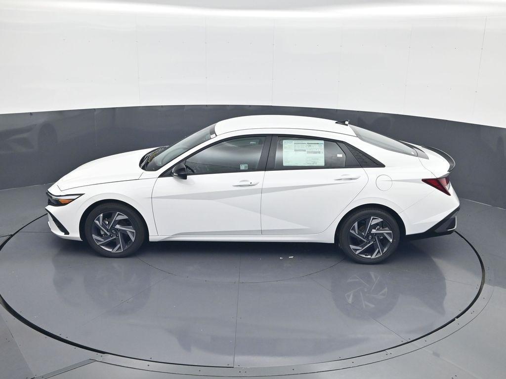 new 2025 Hyundai Elantra car, priced at $23,052
